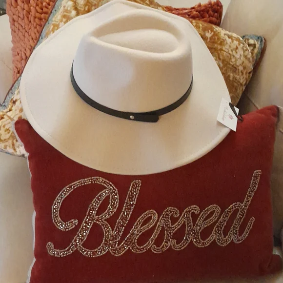 Orchid Love | Accessories | Orchid Love Cream Colored Hat  display picture 3